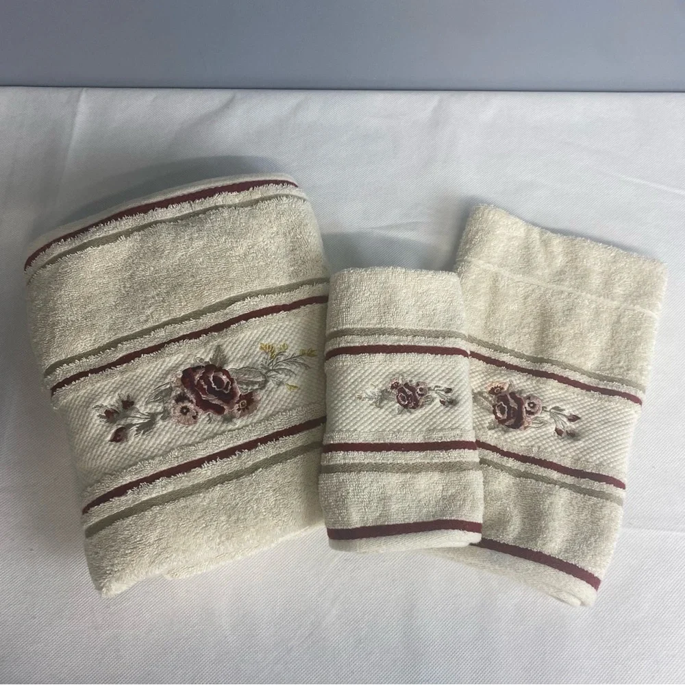 Vtg Waverly Garden Rm Towel set 1 bath 46x25.5 1 hand 24.5x15 & 1 Finger 17x10.5